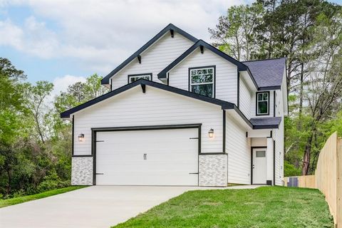 Photo of 13033 Royal Creek Road, Conroe, TX 77303 (MLS # 47672740)