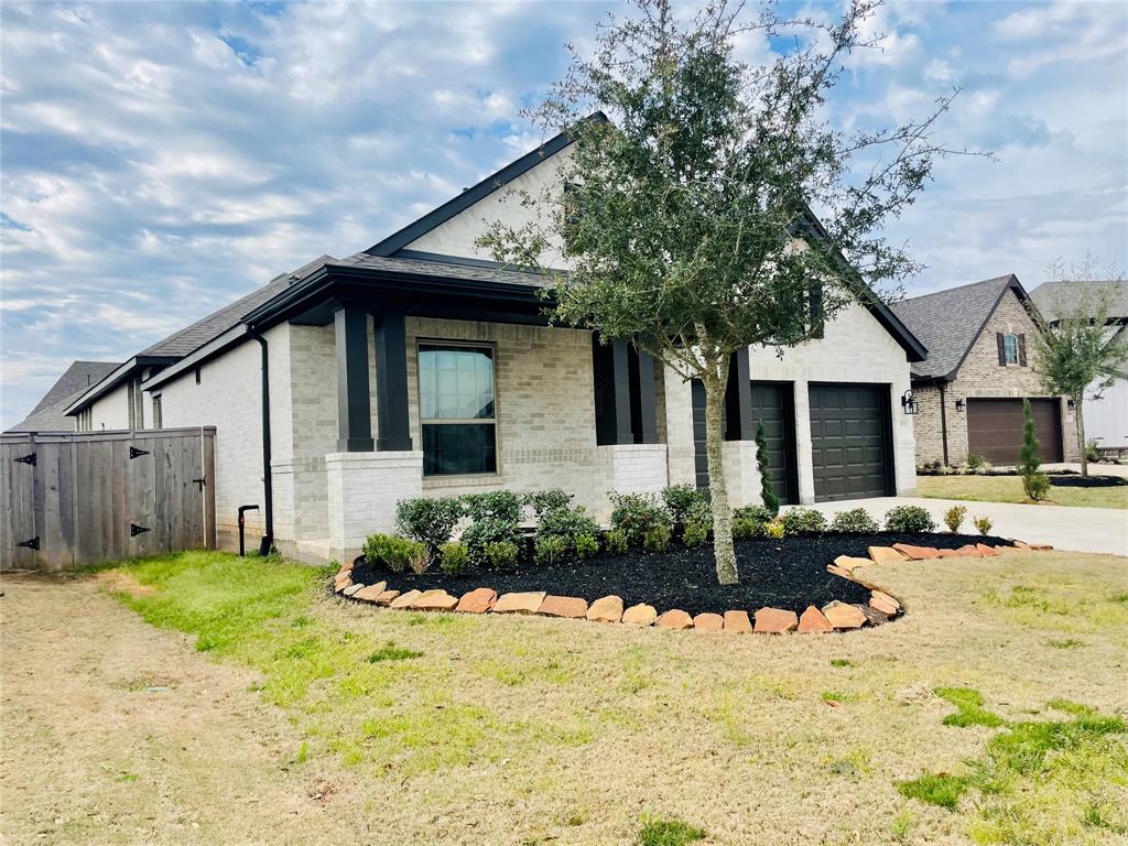 30707 Thicket Court, Fulshear, Texas image 2