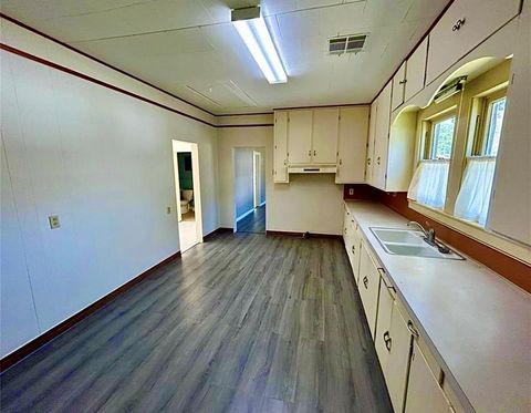 MLS: 29680582