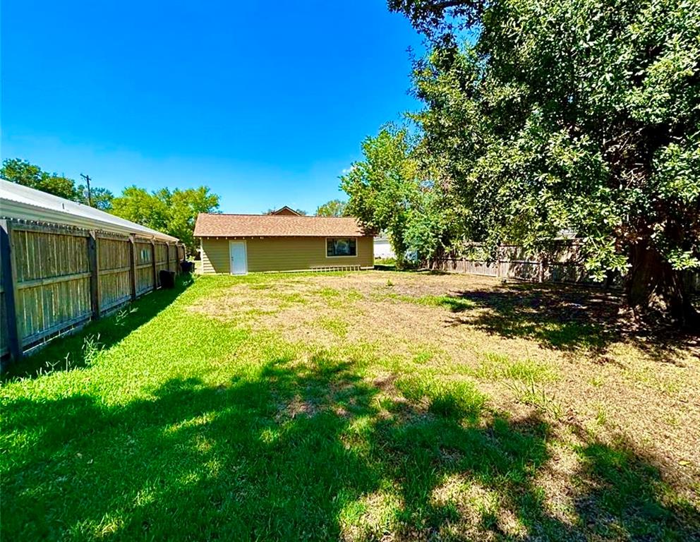 911 Dallas Street, Port Neches, Texas image 5