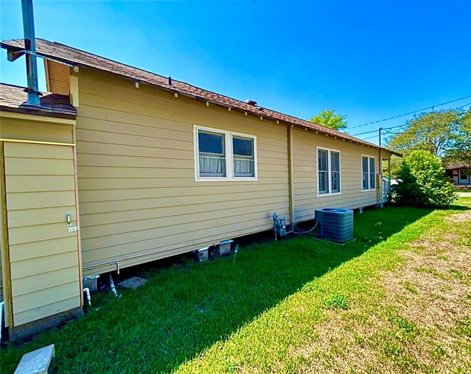 911 Dallas Street, Port Neches, Texas image 6