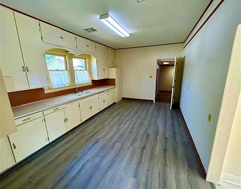 911 Dallas Street, Port Neches, Texas image 15