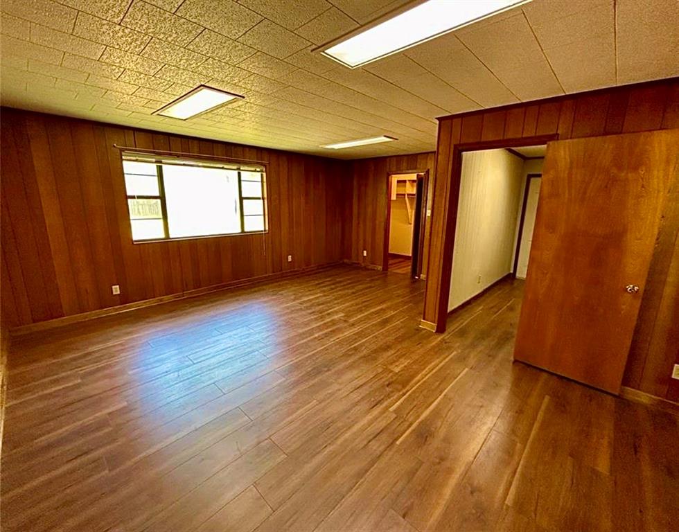 911 Dallas Street, Port Neches, Texas image 16