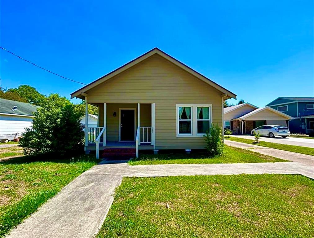 911 Dallas Street, Port Neches, Texas image 1