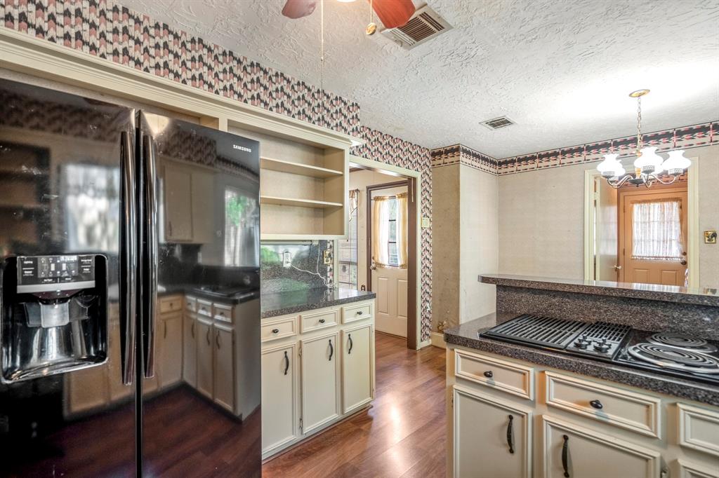 6303 Larkmount Drive, Spring, Texas image 11