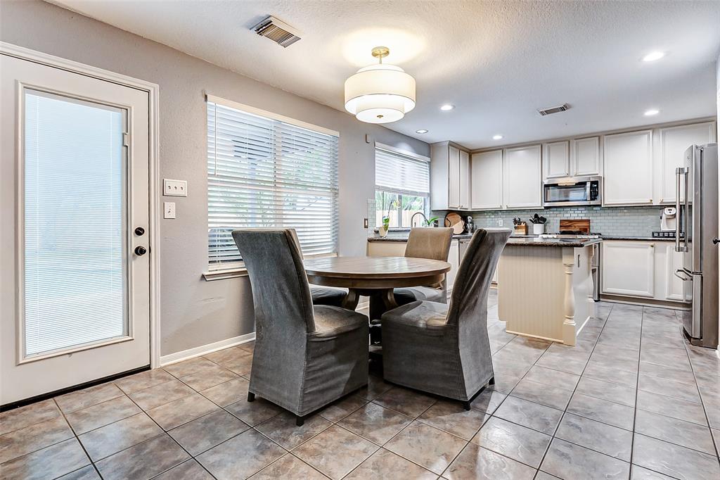 98 Autumn Branch Drive, The Woodlands, Texas image 14