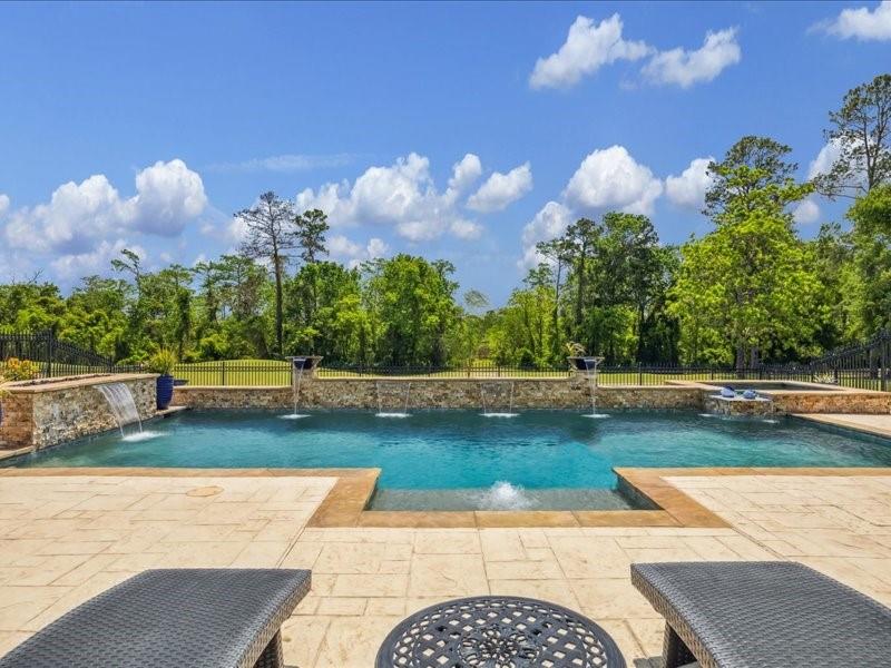 3202 S Cotswold Manor Drive