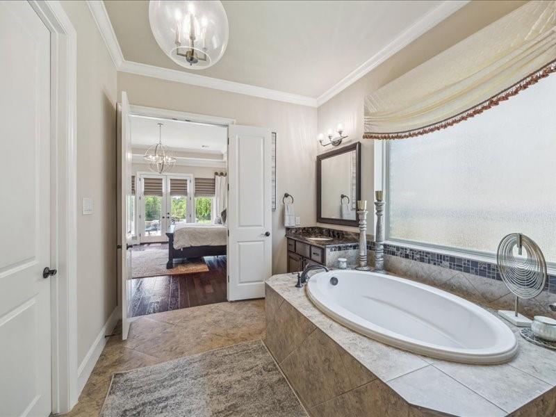 3202 S Cotswold Manor Drive, Kingwood, Texas image 15