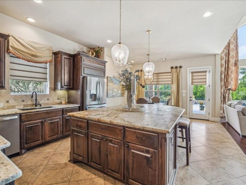 3202 S Cotswold Manor Drive, Kingwood, Texas image 9