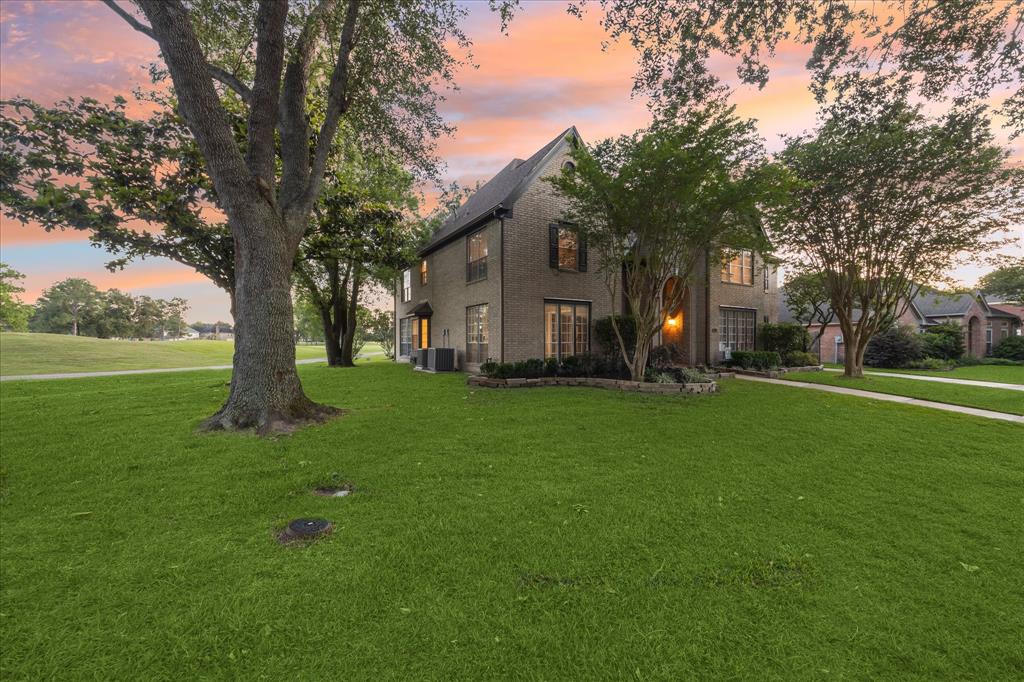 property-search 3 2665 Warwick Drive