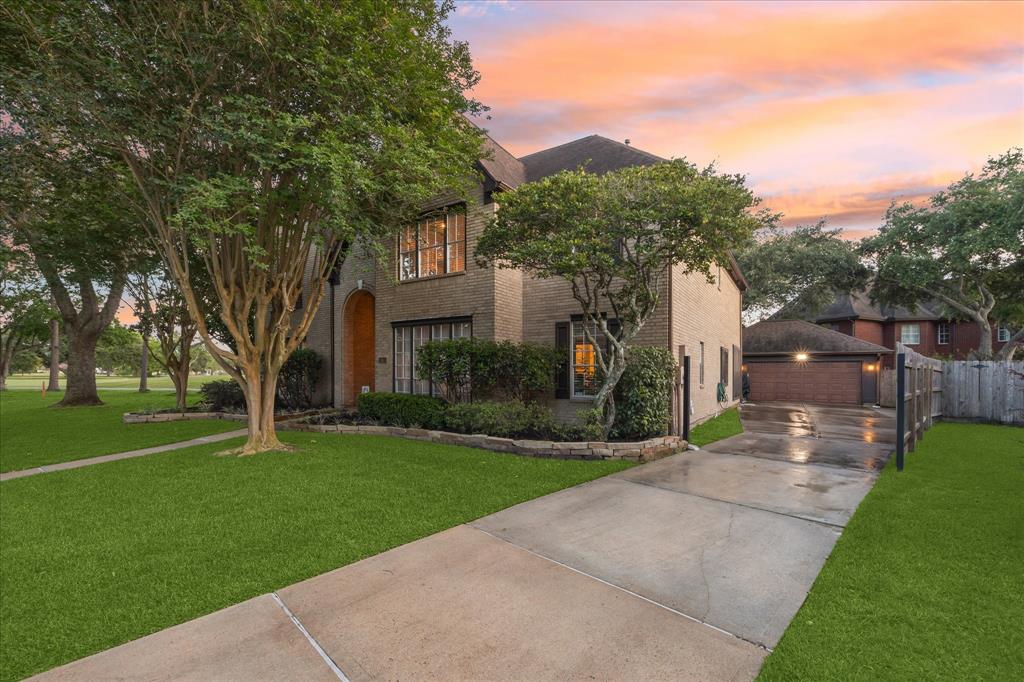 property-search 2 2665 Warwick Drive
