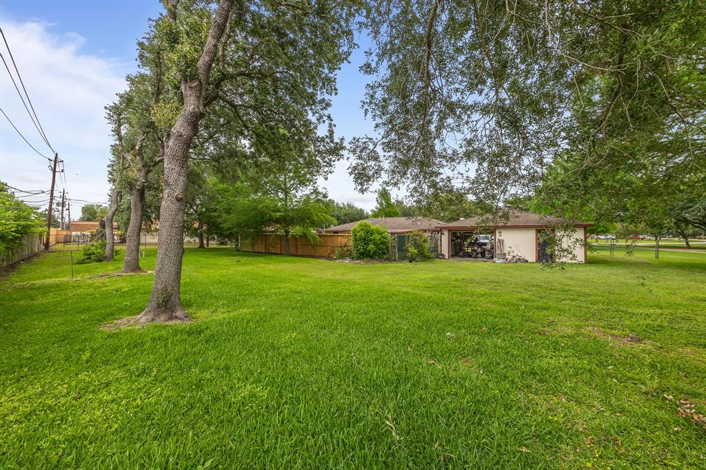2234 Kelly Drive, Pearland, Texas image 30