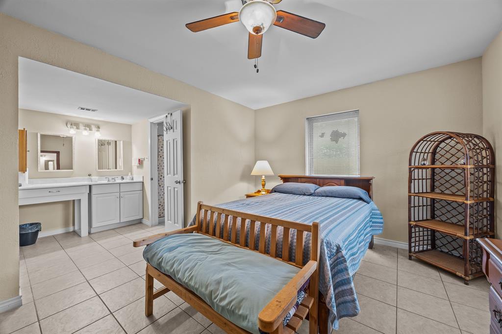 2234 Kelly Drive, Pearland, Texas image 13