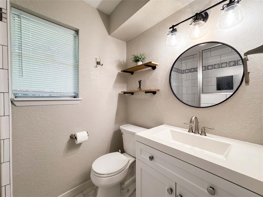 712 Molina Drive, Angleton, Texas image 20