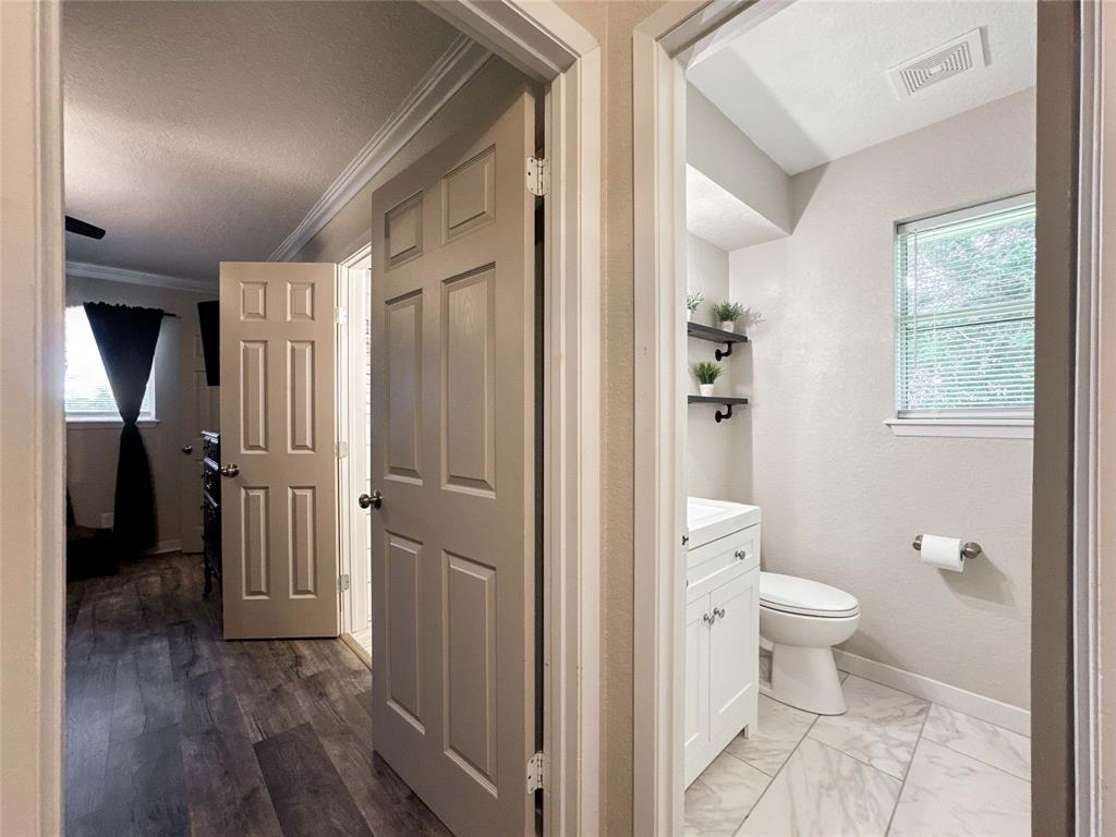 712 Molina Drive, Angleton, Texas image 16