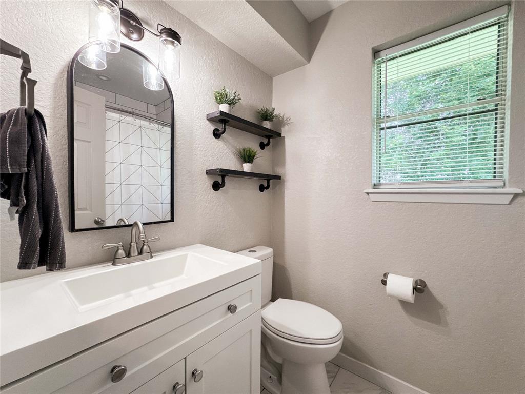 712 Molina Drive, Angleton, Texas image 19