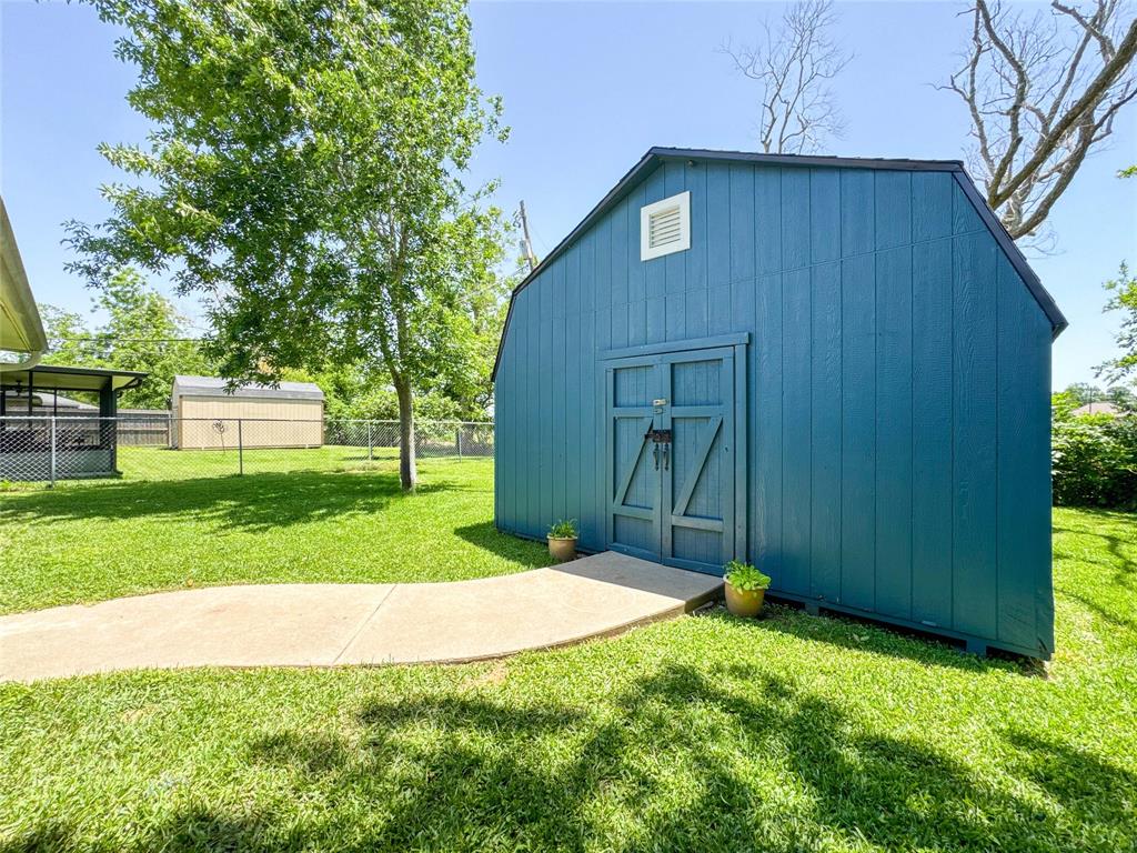 712 Molina Drive, Angleton, Texas image 29