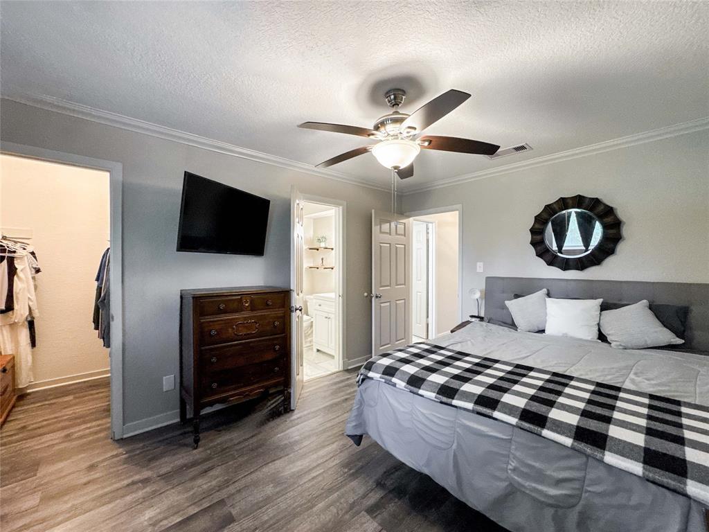 712 Molina Drive, Angleton, Texas image 14