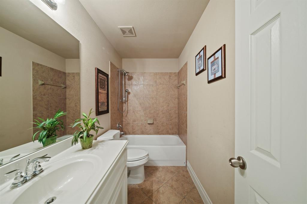 3509 Queensburg Lane, Friendswood, Texas image 32