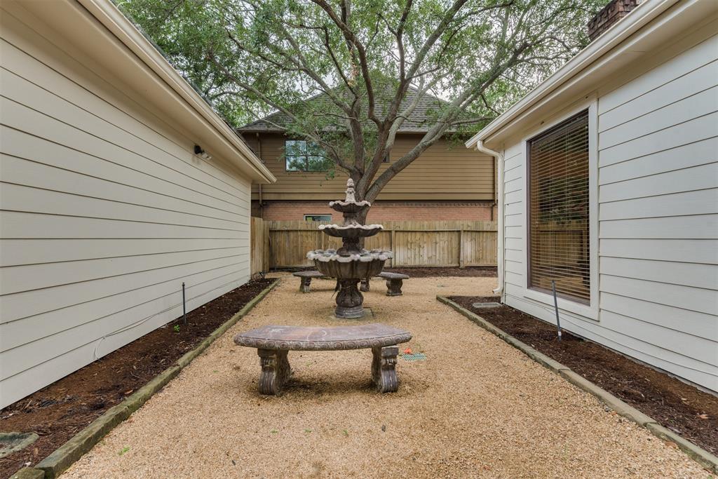 714 Last Arrow Drive, Houston, Texas image 33