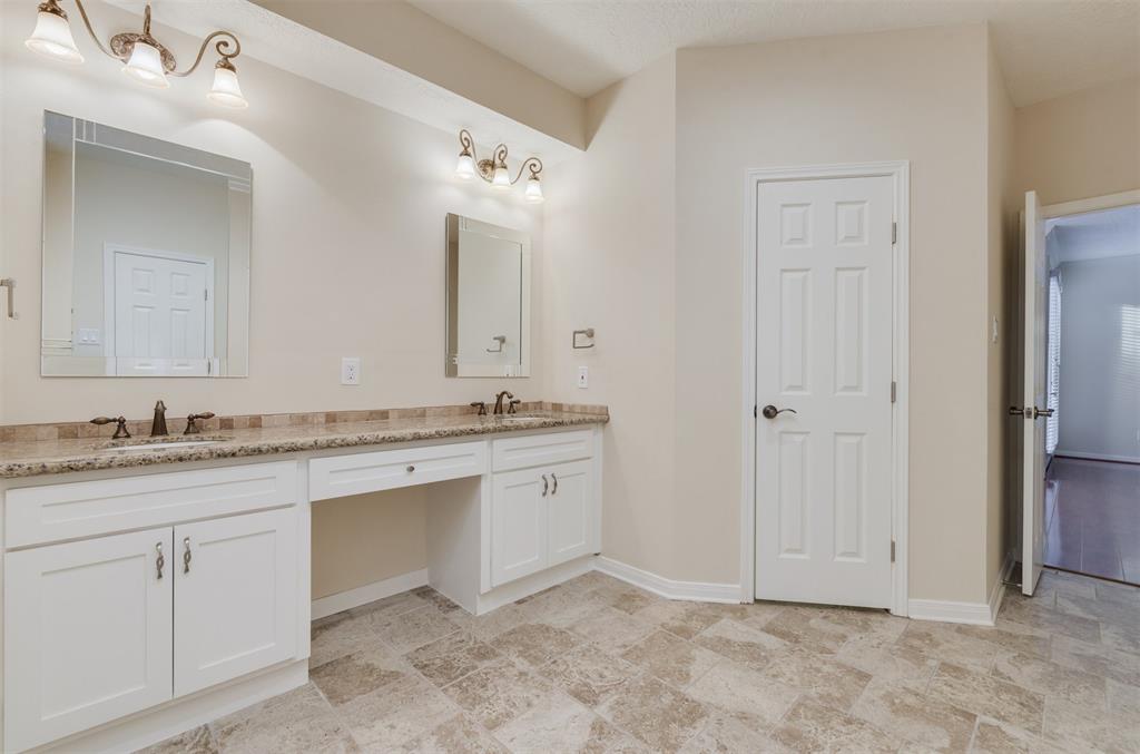 714 Last Arrow Drive, Houston, Texas image 19