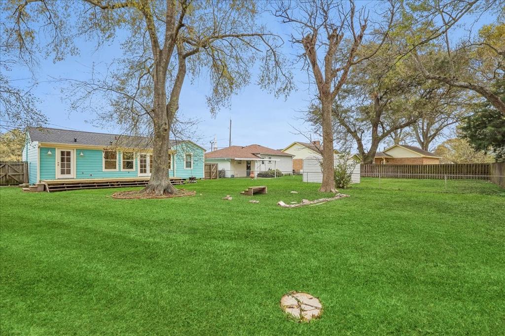 203 N 21st Street, Nederland, Texas image 32