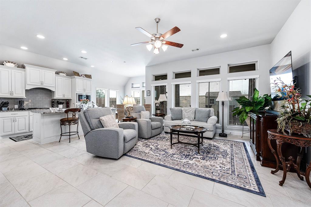 2910 Angel Mist Lane, Rosenberg, Texas image 8