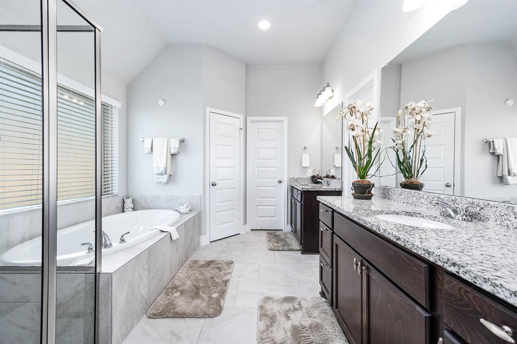 2910 Angel Mist Lane, Rosenberg, Texas image 27