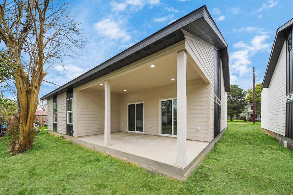 319 E Gulf Street, Baytown, Texas image 40