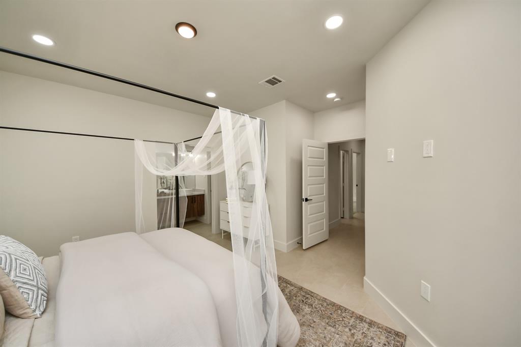 319 E Gulf Street, Baytown, Texas image 29