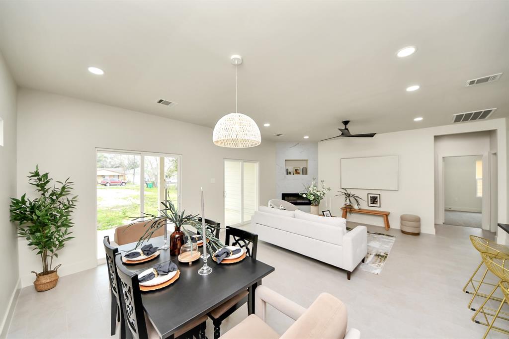 319 E Gulf Street, Baytown, Texas image 15