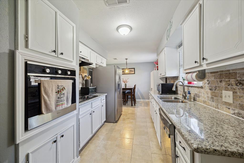 754 E Amherst Lane, Deer Park, Texas image 7