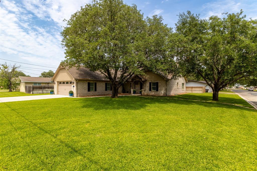 204 Keuper Avenue, Schulenburg, Texas image 35