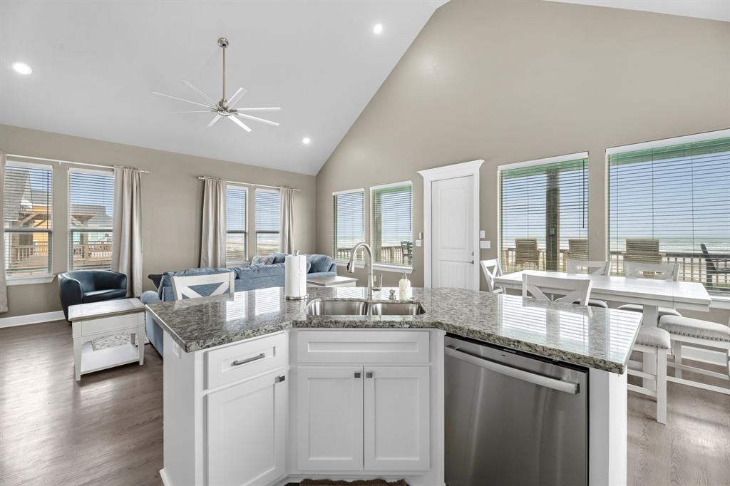 4723 Bluewater Drive, Freeport, Texas image 19