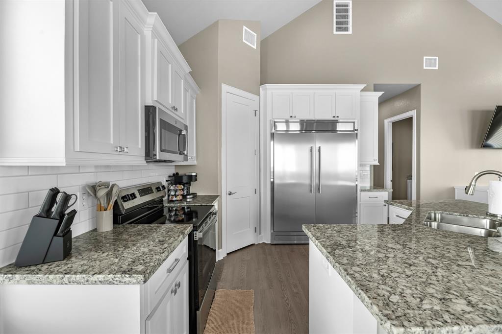 4723 Bluewater Drive, Freeport, Texas image 17