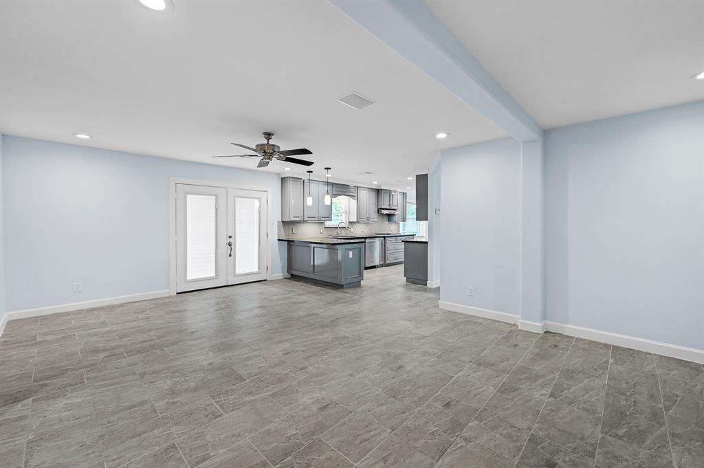 14 W Cobble Hill Circle Circle, The Woodlands, Texas image 4