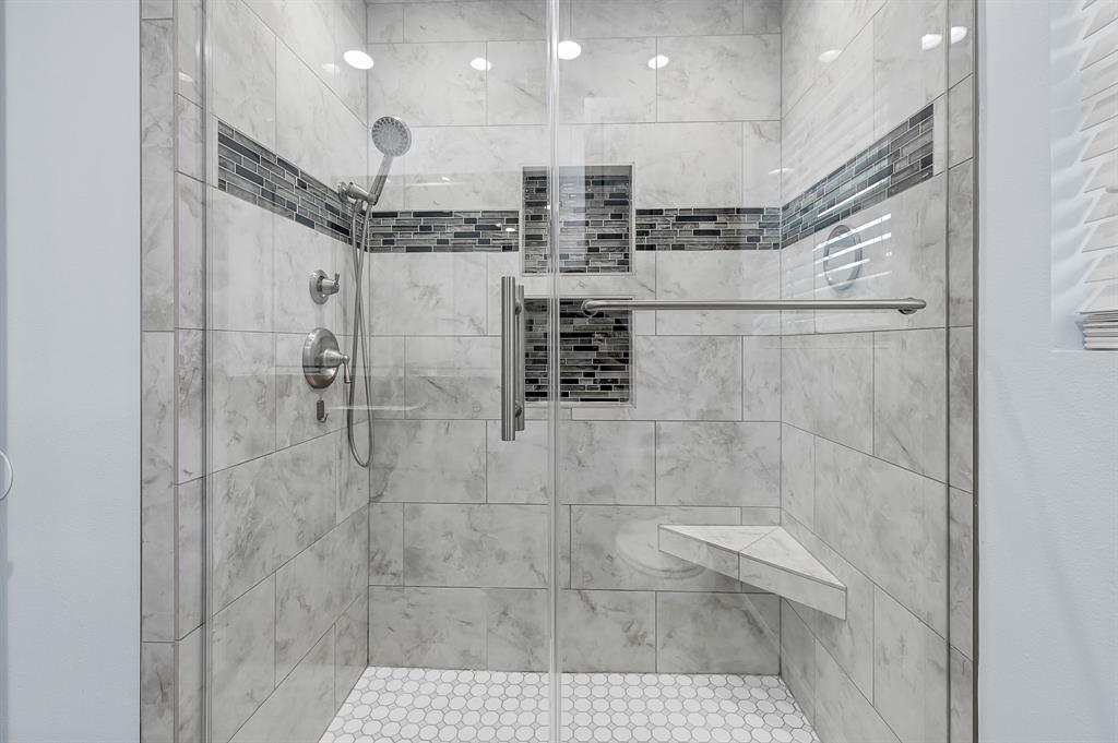 14 W Cobble Hill Circle Circle, The Woodlands, Texas image 18