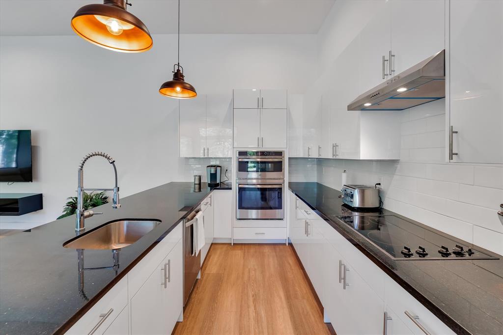 11571 Robin Lane