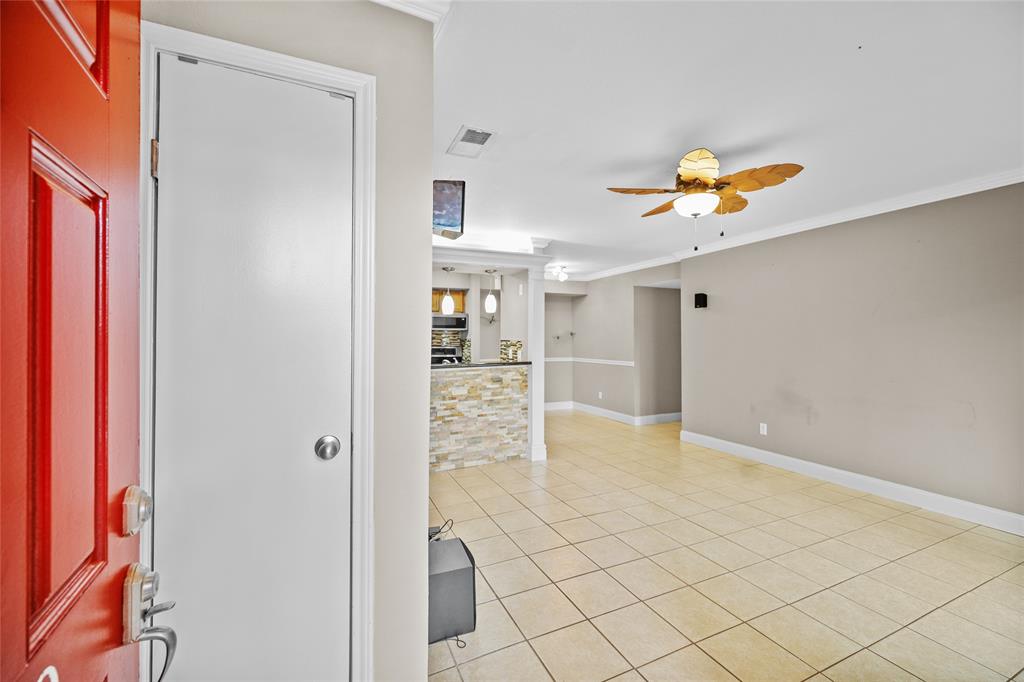 18511 Egret Bay Boulevard #409, Webster, Texas image 3