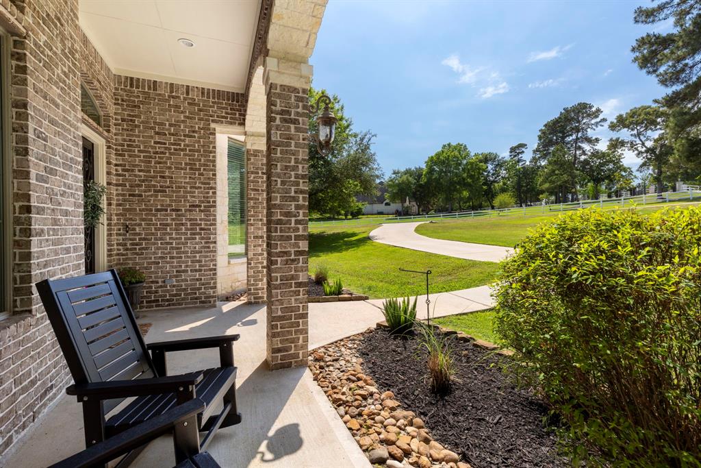 15557 Crown Oaks Drive, Montgomery, Texas image 5