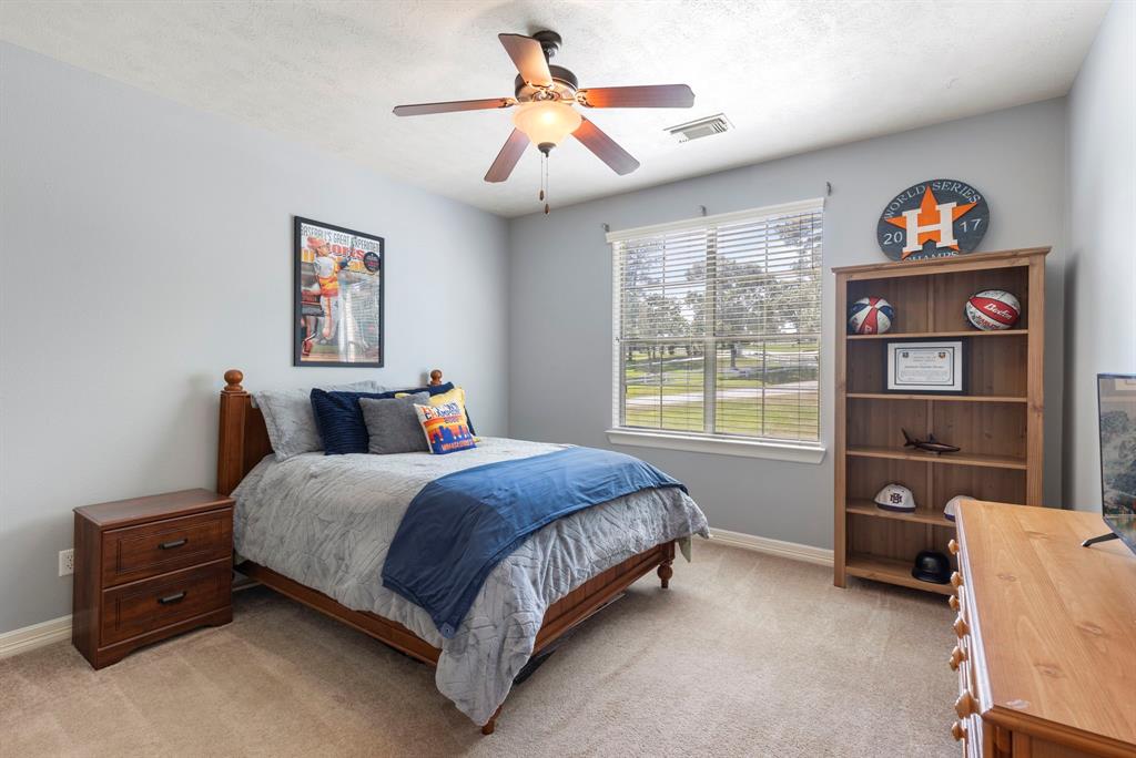 15557 Crown Oaks Drive, Montgomery, Texas image 32