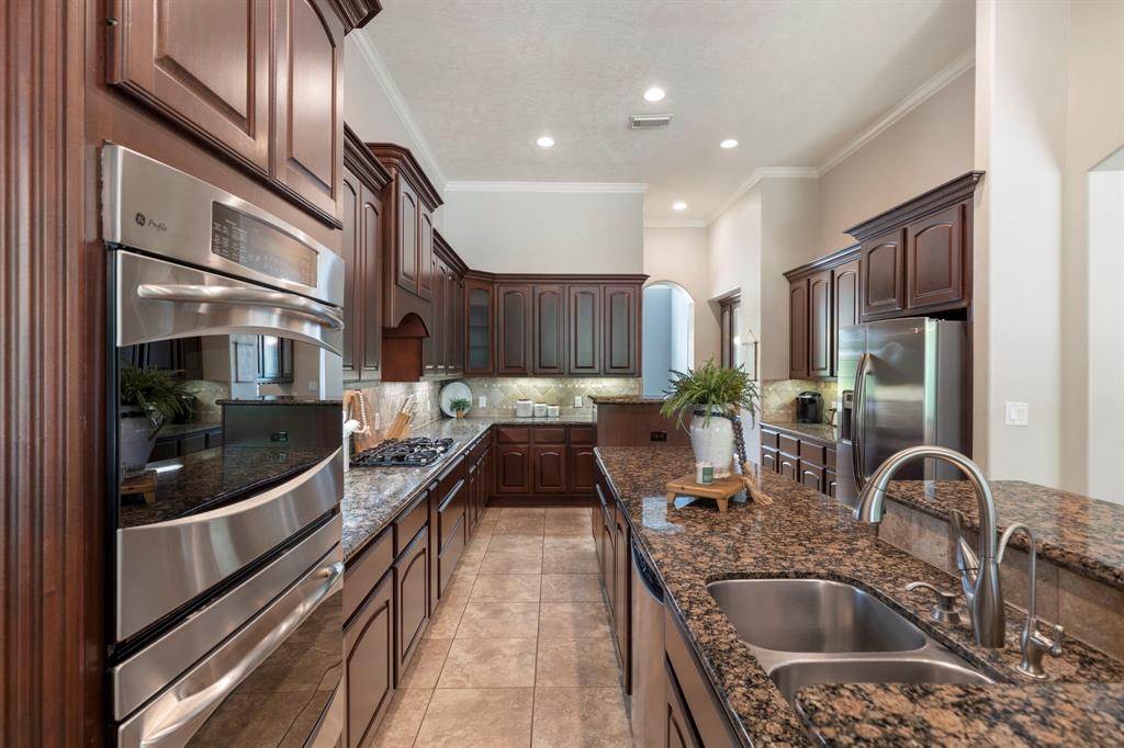 15557 Crown Oaks Drive, Montgomery, Texas image 13
