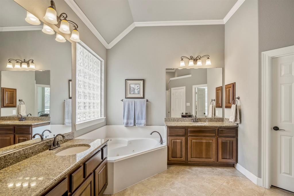 4611 Kings Landing Lane, Katy, Texas image 25