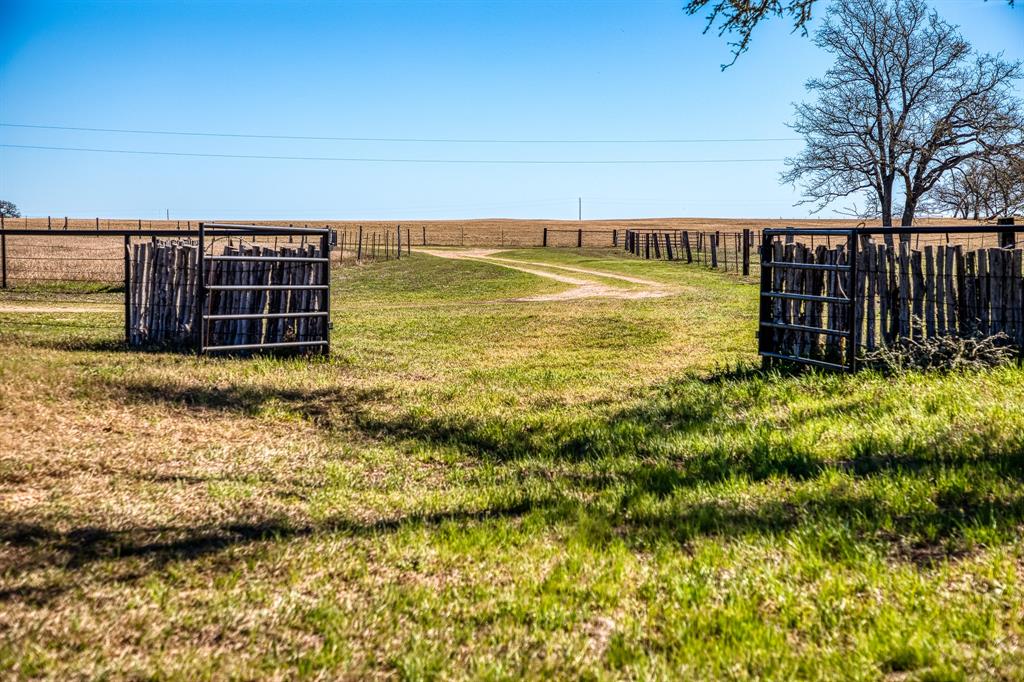 787 Private Road 1007, Caldwell, Texas image 2
