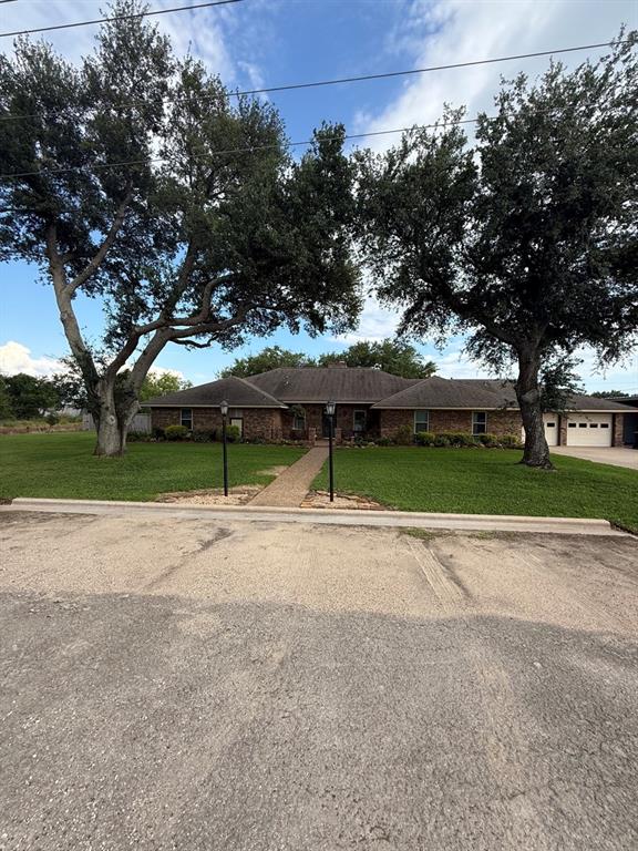 563 12th Street, Bay City, Texas image 4