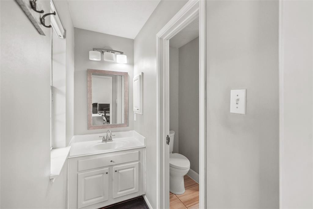 79 W Sandalbranch Circle, The Woodlands, Texas image 37