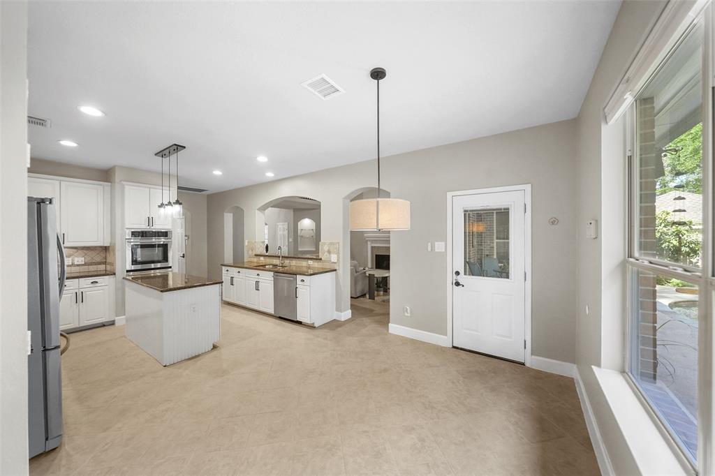 79 W Sandalbranch Circle, The Woodlands, Texas image 15