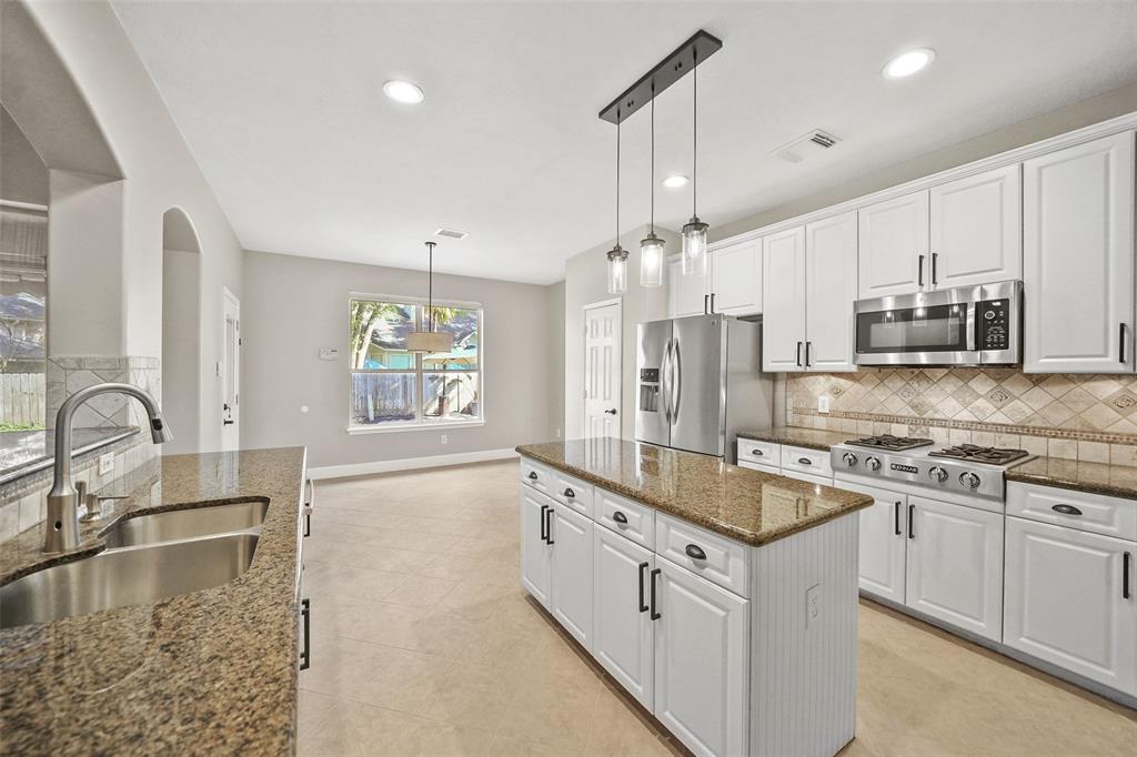 79 W Sandalbranch Circle, The Woodlands, Texas image 20