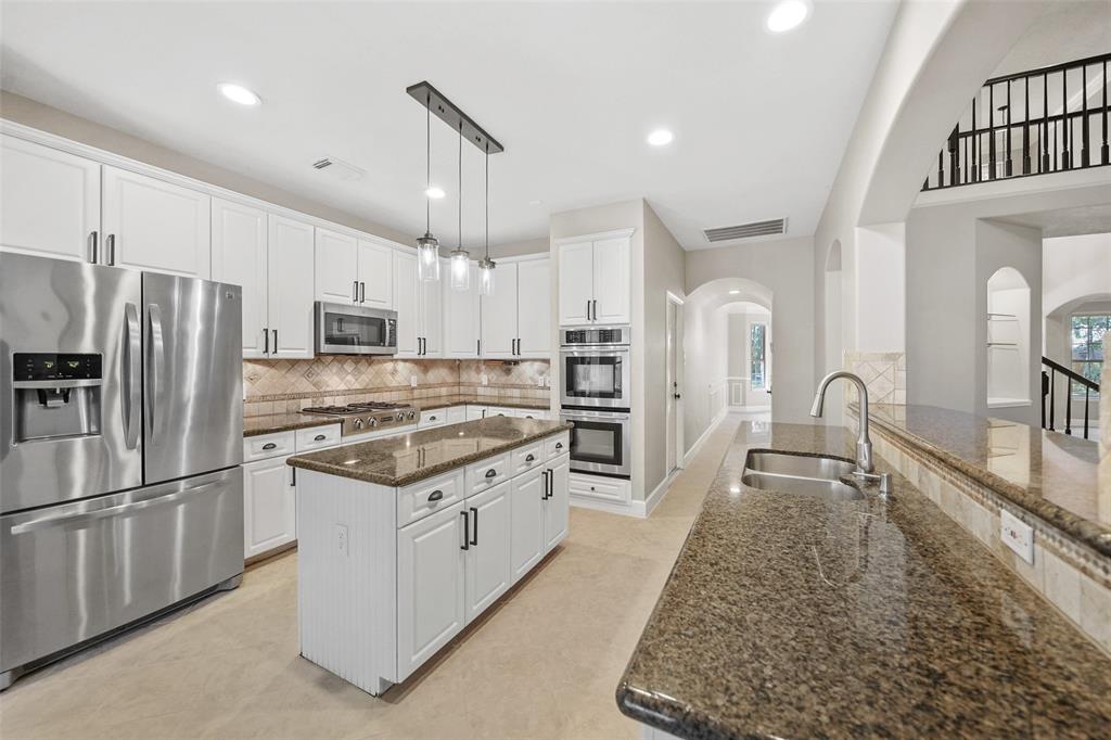 79 W Sandalbranch Circle, The Woodlands, Texas image 18