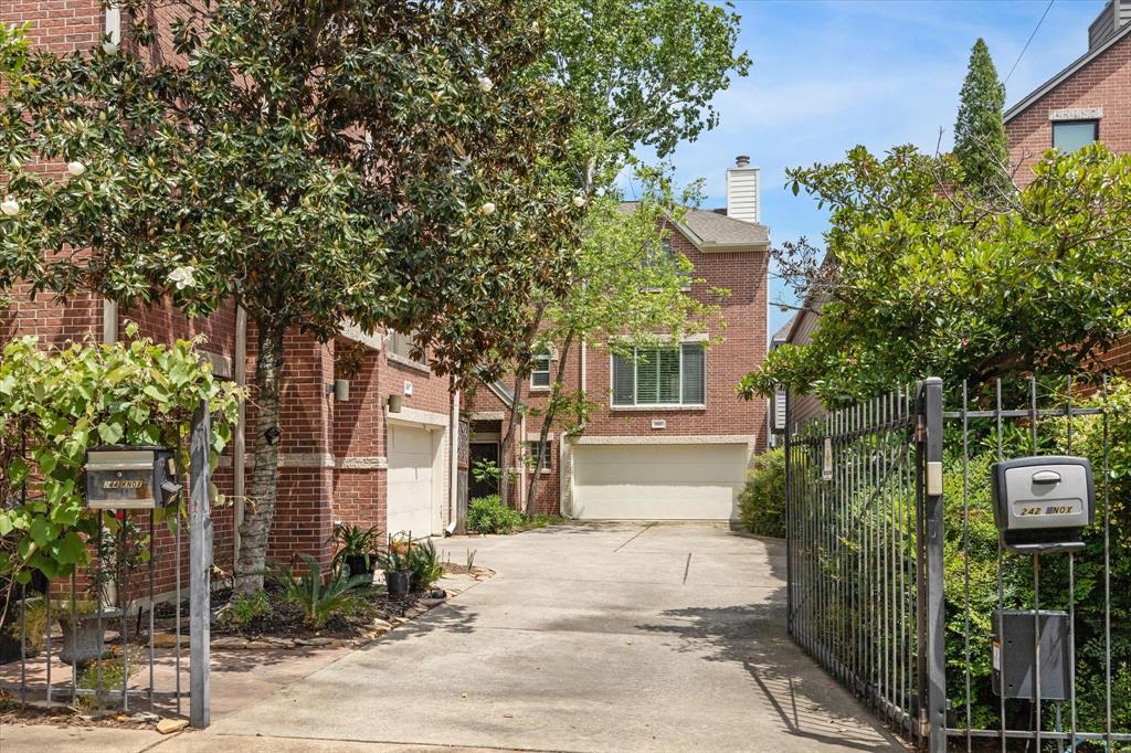 242 Knox Street, Houston, Texas image 1